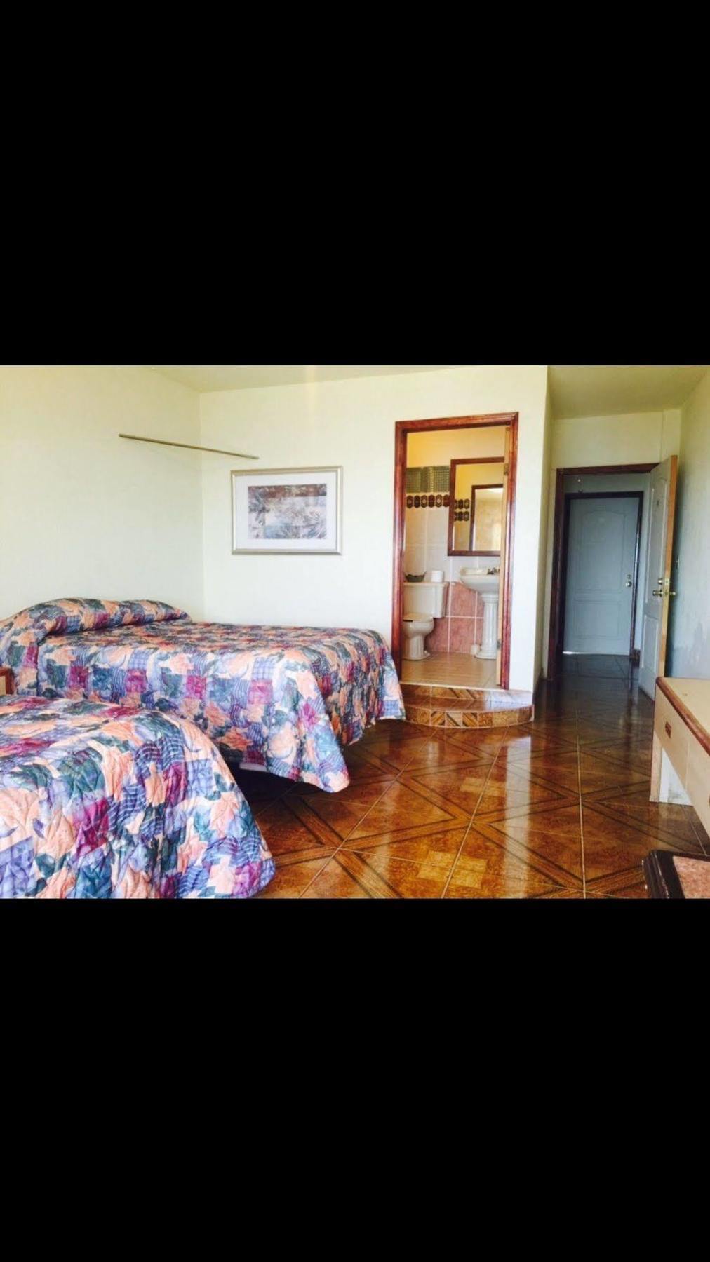 La Cueva Del Pirata Hotell Camalú Eksteriør bilde